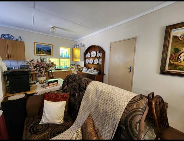 2 BEDROOM TOWNHOUSE FOR SALE IN CLARINA